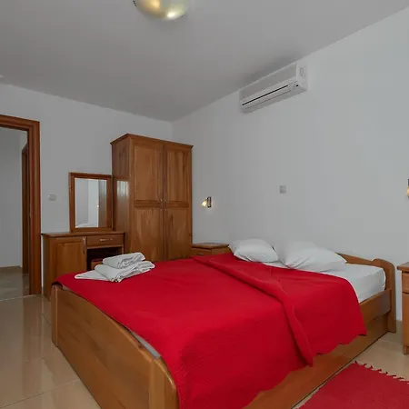 Juric - One-bedroom - 2 Apartment